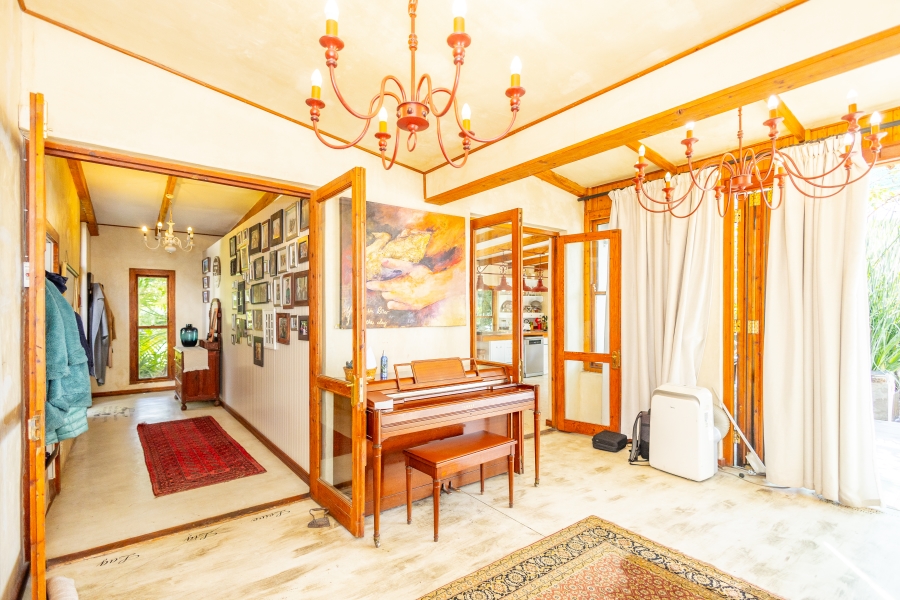 5 Bedroom Property for Sale in Langerug Western Cape